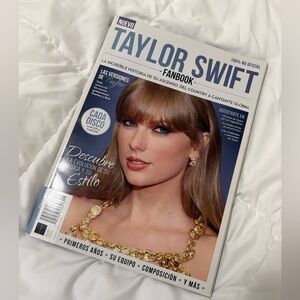 Taylor Swift Fanbook ( In spanish )